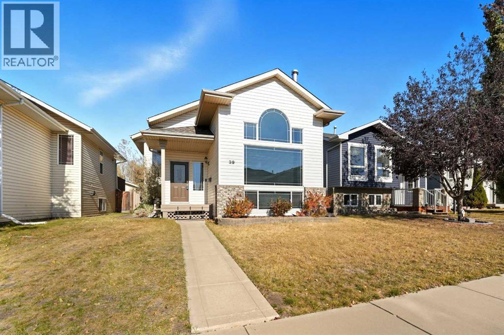 39 Duval Cres, Red Deer, AB T4R 2Y6