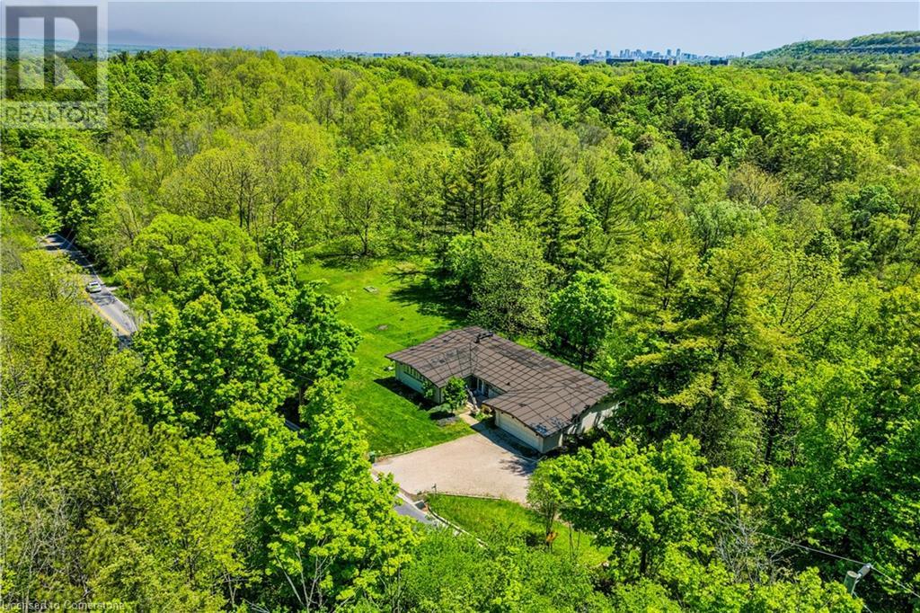 932 Old Dundas Rd, Hamilton, ON L9H 5E3