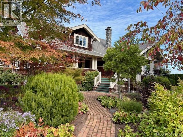1974 Hovey Rd, Central Saanich, BC V8M 1V8