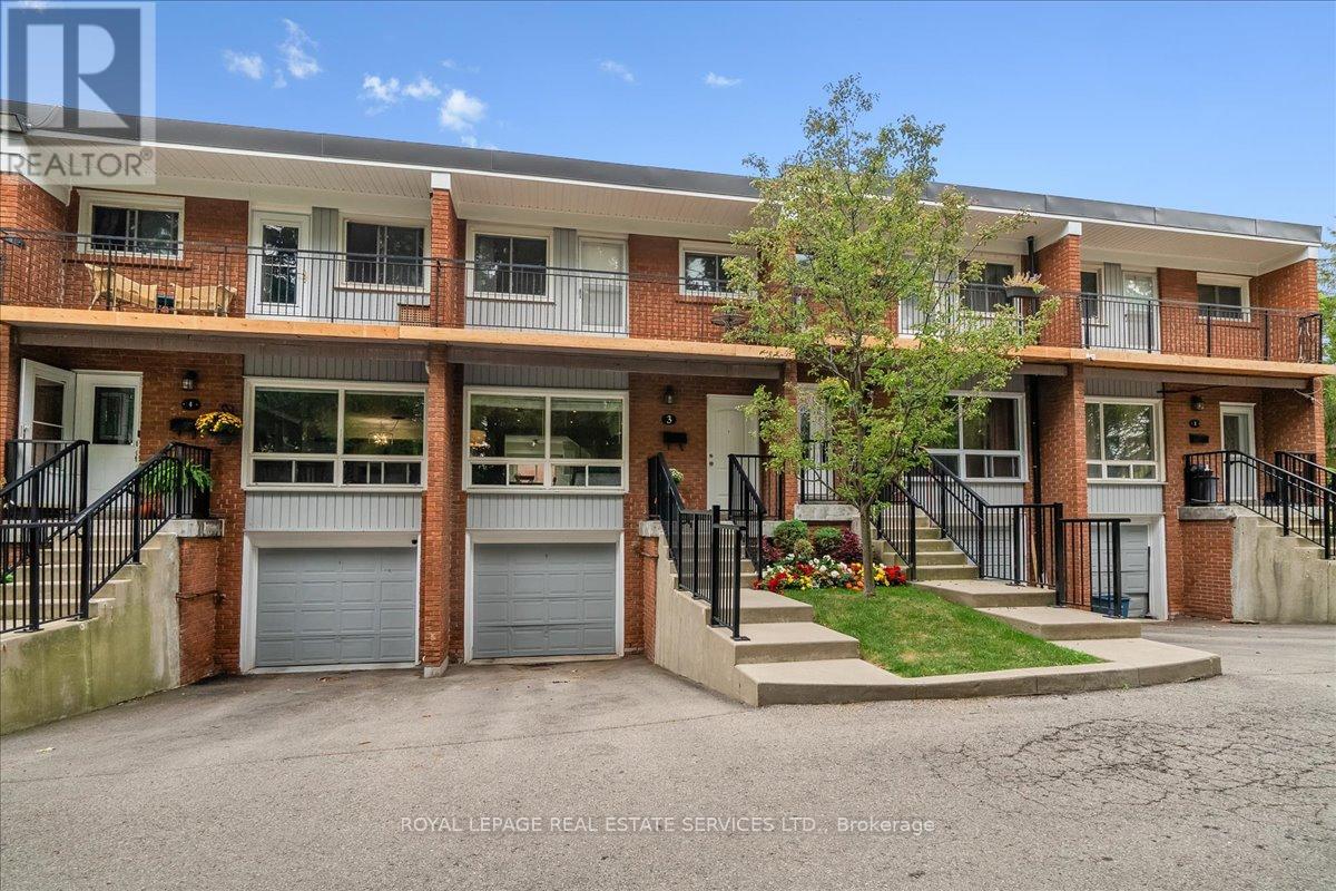 3 3011 Centennial Dr, Burlington, ON L7M 1B3