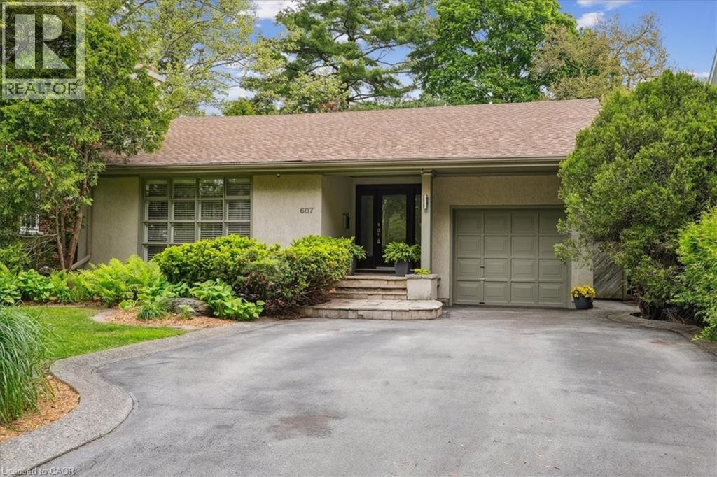 607 Hurd Ave, Burlington, ON L7S 1T4