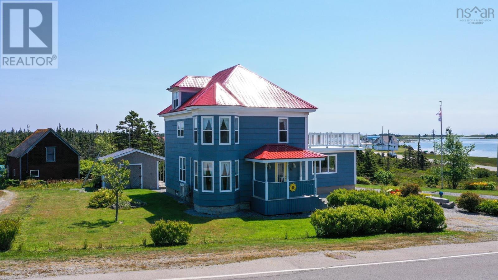 3009 Main St, Clarkaposs Harbour, NS B0W 1P0