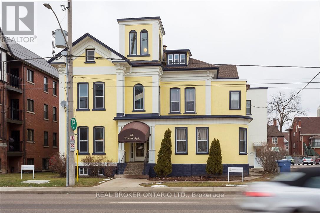 44 Weber St W, Kitchener, ON N2H 3Z2