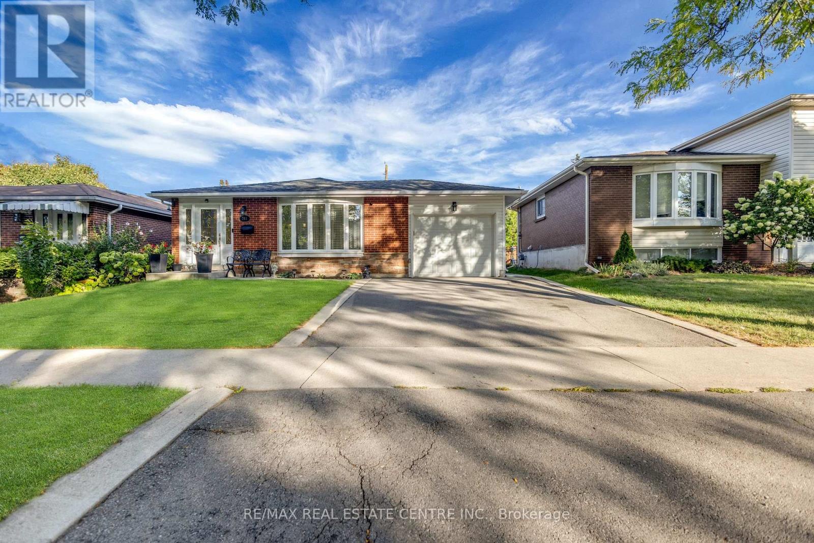 741 Mullin Way, Burlington, ON L7L 4J8