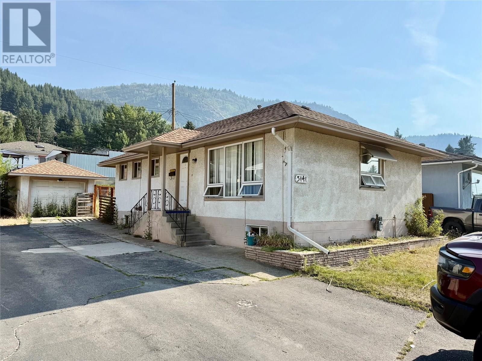 3141 Highway Dr, Trail, BC V1R 2T4