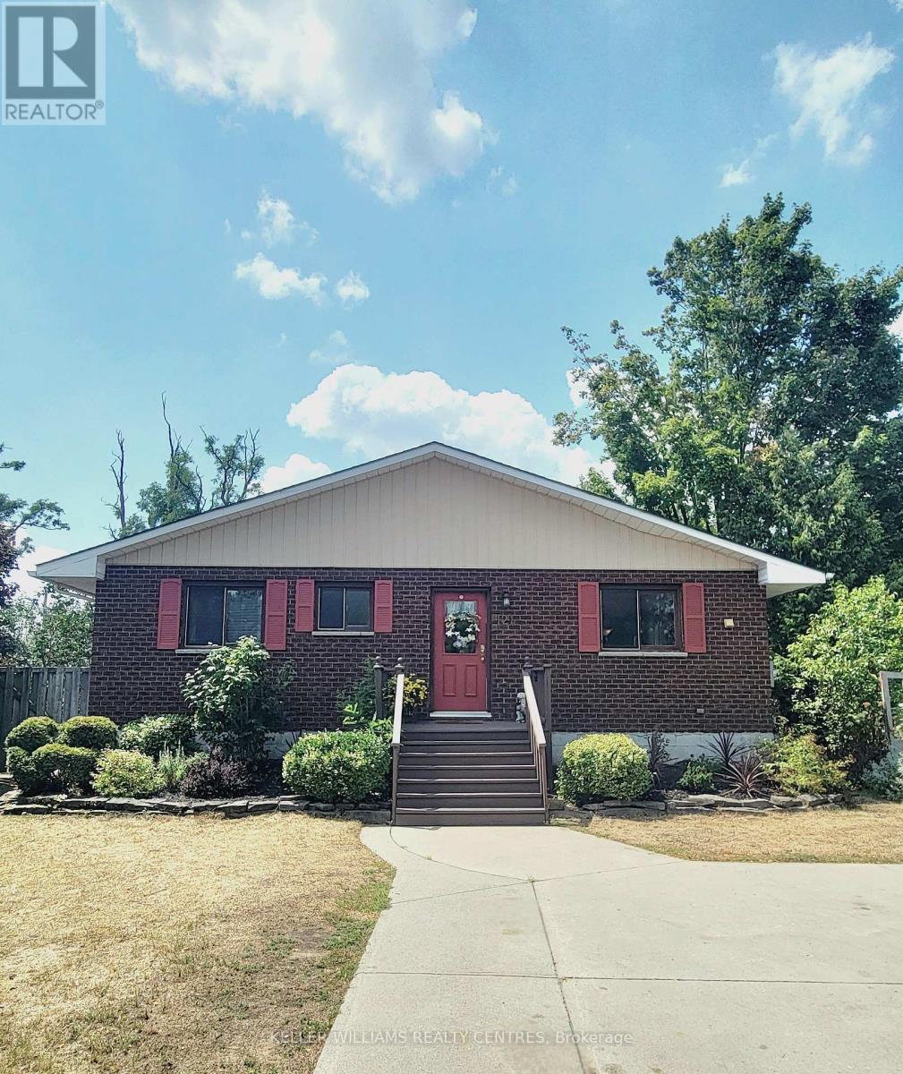 121 Queen St, Kawartha Lakes Fenelon Falls, ON K0M 1N0