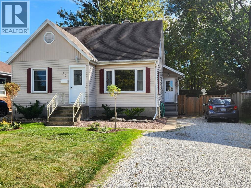 26 Tweedsmuir Ave E, Chatham, ON N7M 3Z5