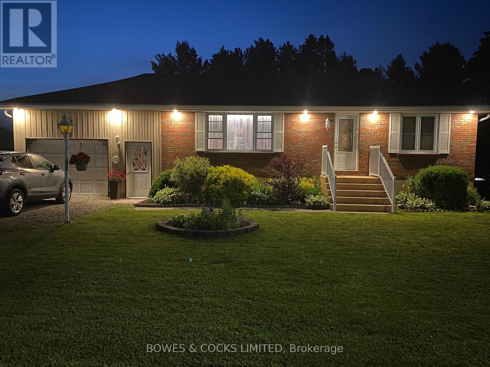 99 Maple St, Bancroft, ON K0L 1C0