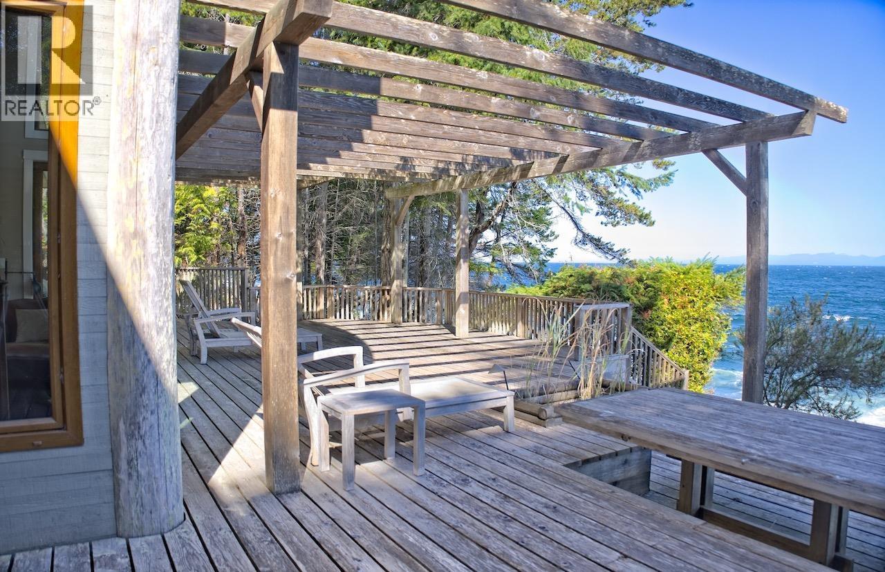 37 Salamanca Road Unit 2, Galiano Island, BC V0N 1P0