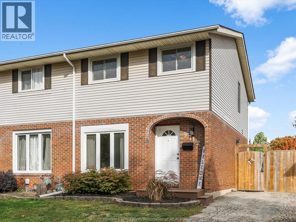 9712 Lynngrove Cres, Windsor, ON N8R 1B7