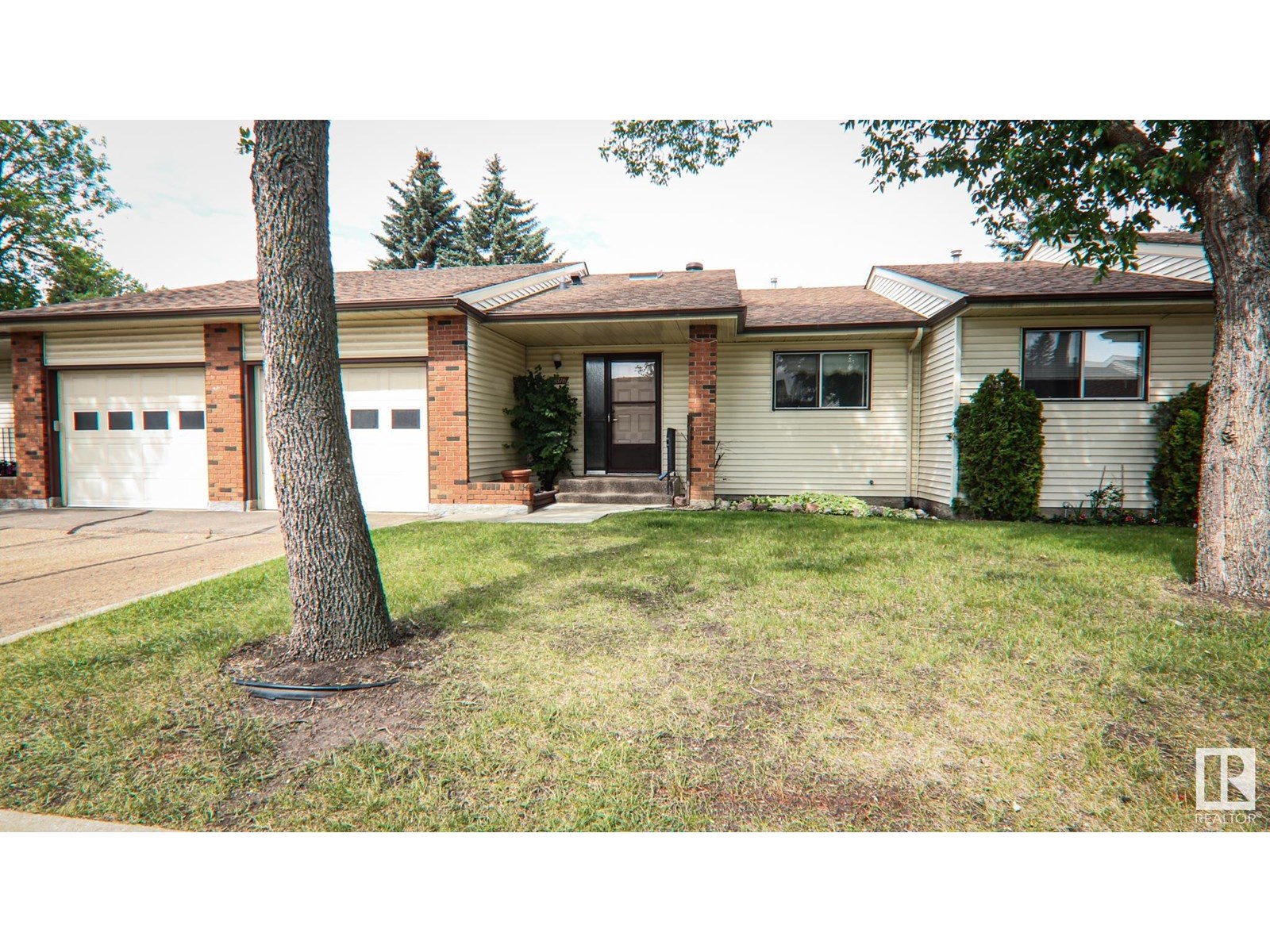 11 Av Nw Unit 10816, Edmonton, AB T6J 6J1