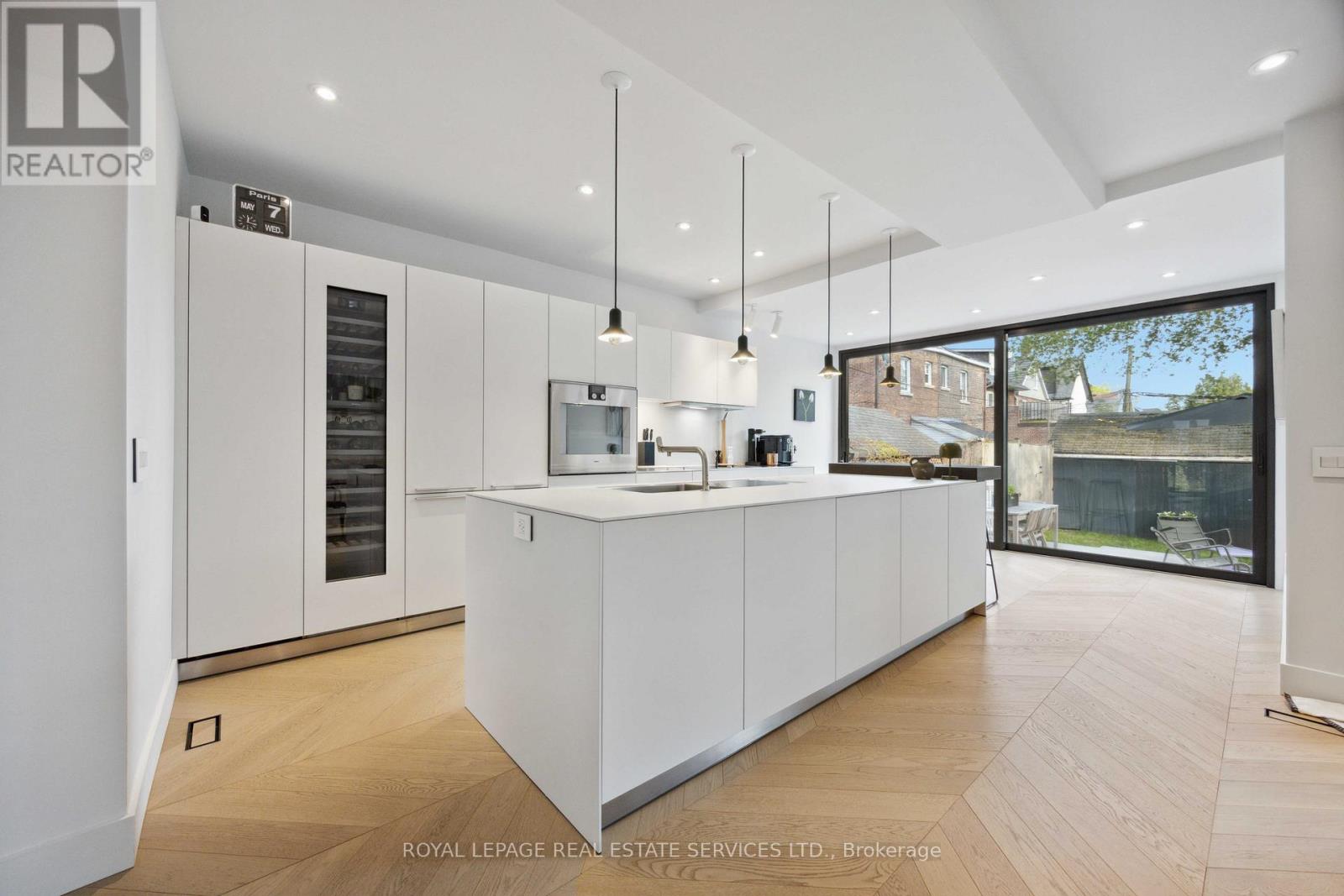 427 Annette St, Toronto, ON M6P 1R8