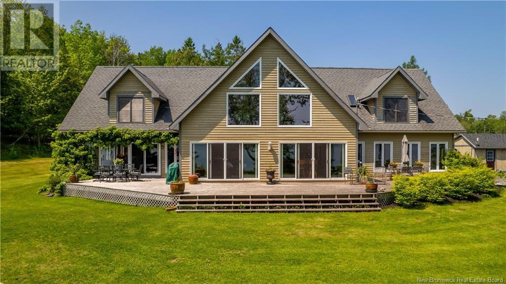 72 Young Ln, Oak Haven, NB E3L 3V2