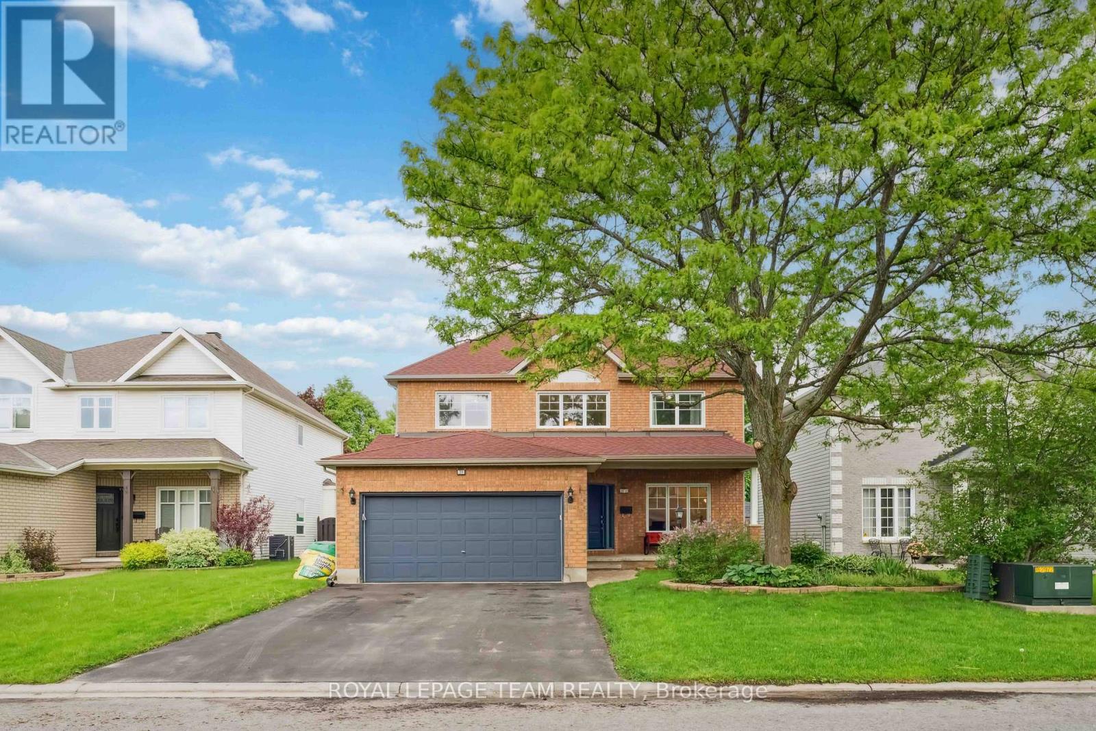 39 Vermont Ave, Ottawa, ON K2G 6M2