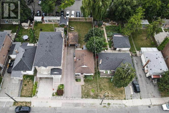 1223 Glencairn Ave, Toronto, ON M6B 2B6