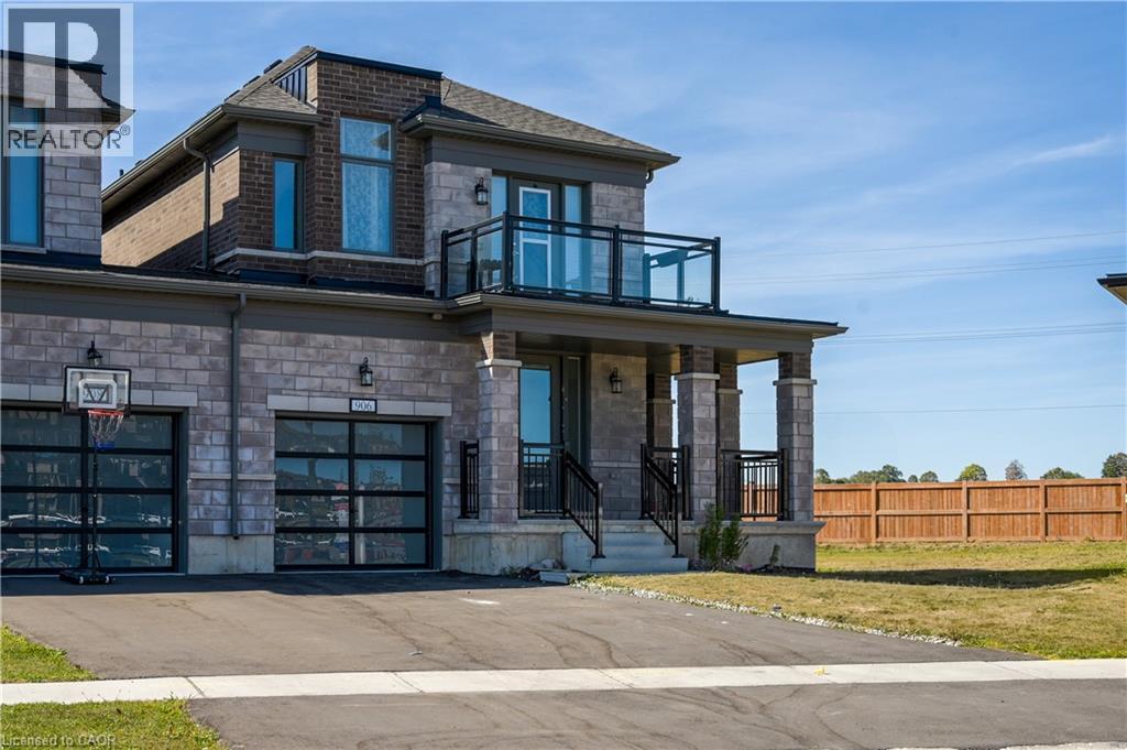 906 Sobeski Ave, Woodstock, ON N4T 0N7