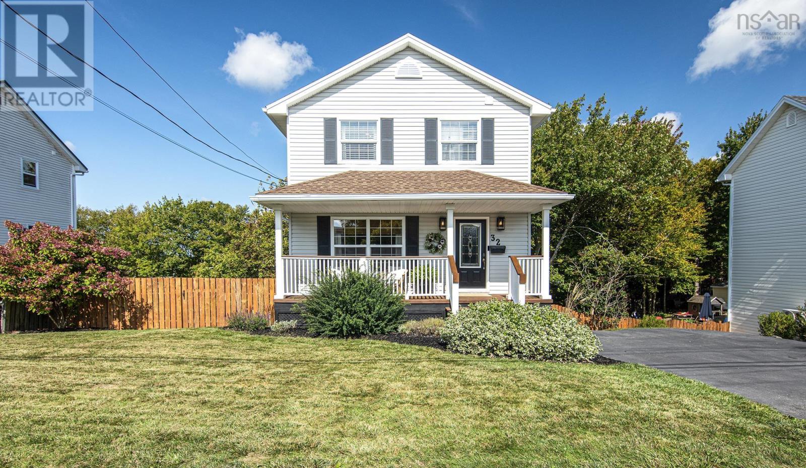 32 Auburn Dr, Dartmouth, NS B2W 3S6