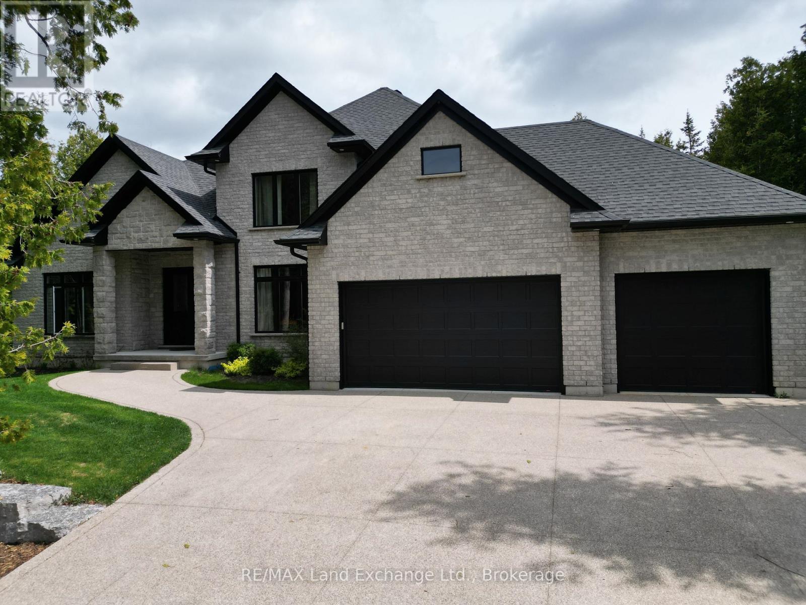 158 Upper Lorne Beach Rd, Kincardine, ON N0G 2T0
