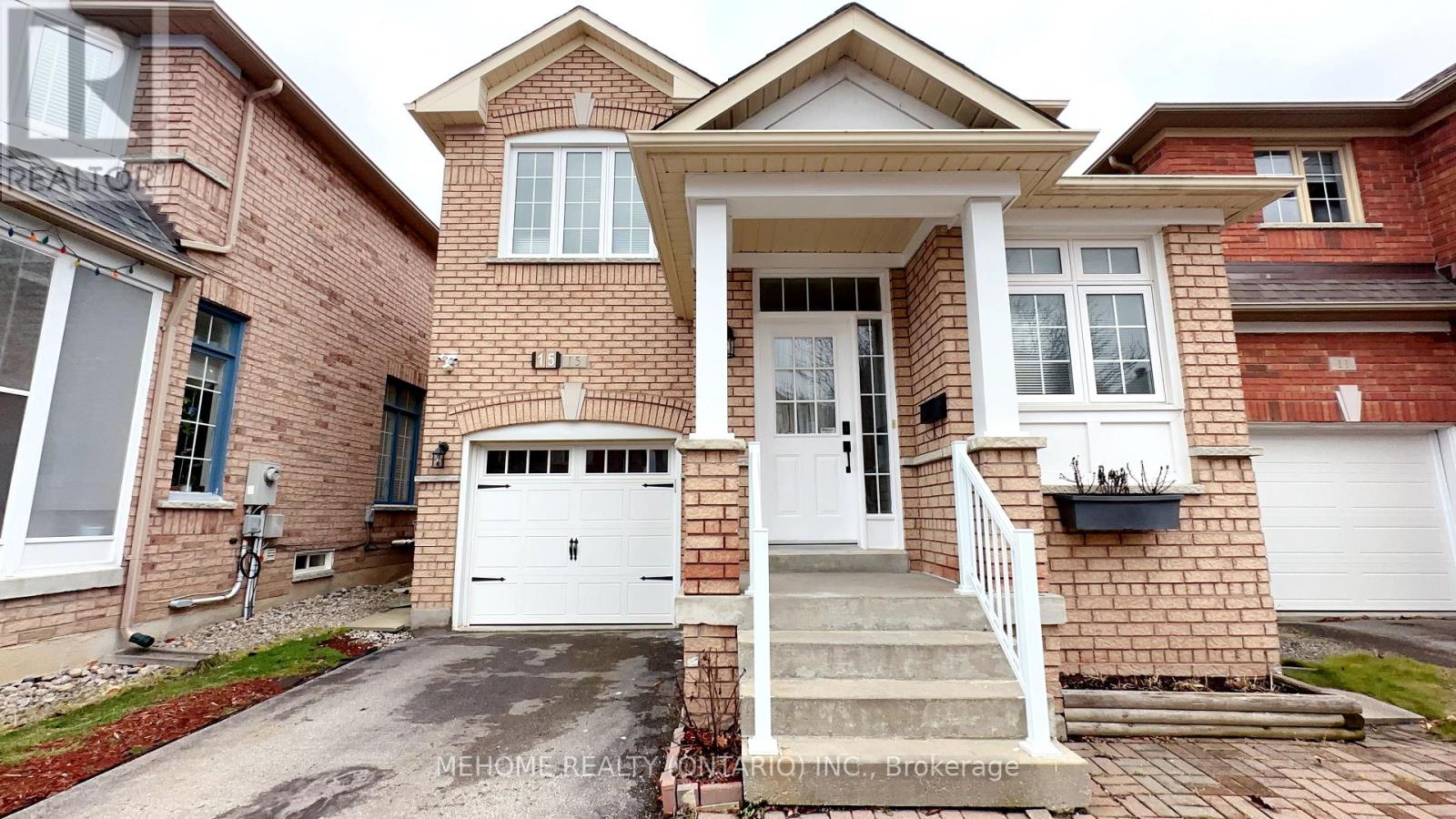 15 Catherina St, Markham, ON L6C 2L6