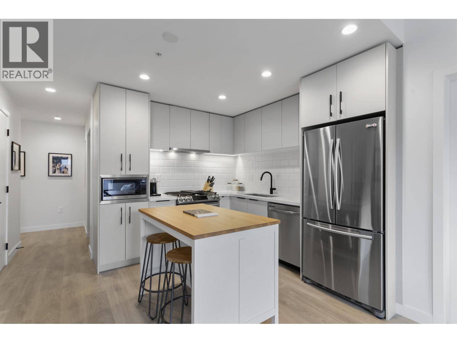 3018 St George Street Unit 301, Port Moody, BC V3H 0L4