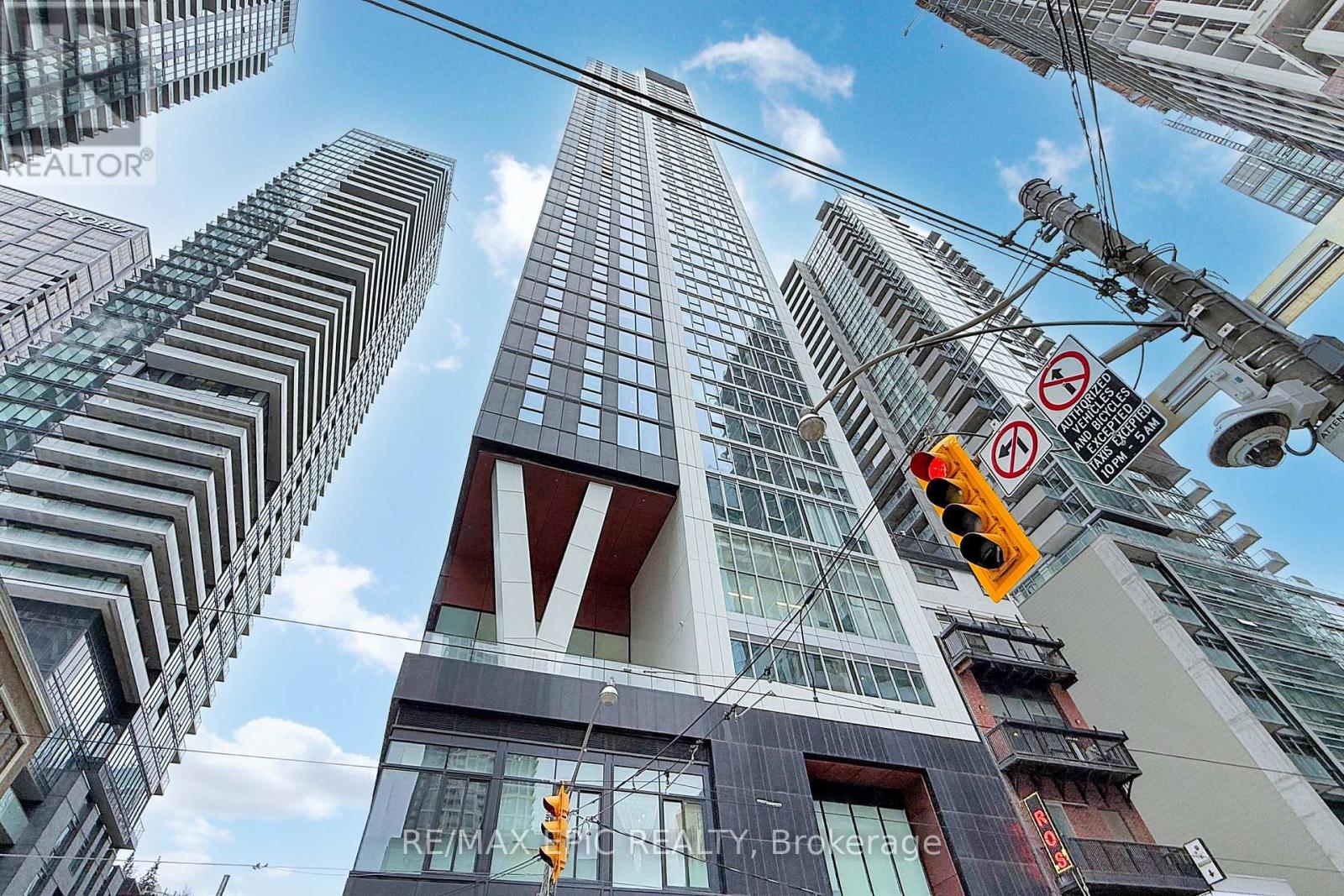 2906 357 King St W, Toronto, ON M5V 0S7