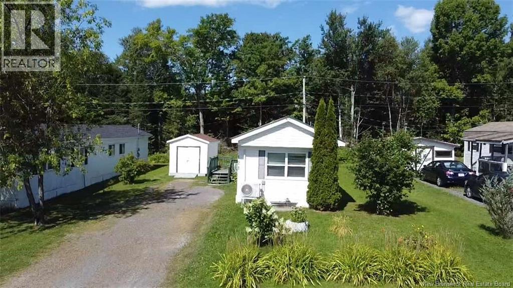 121 Eastwood St, Fredericton, NB E3B 6P7