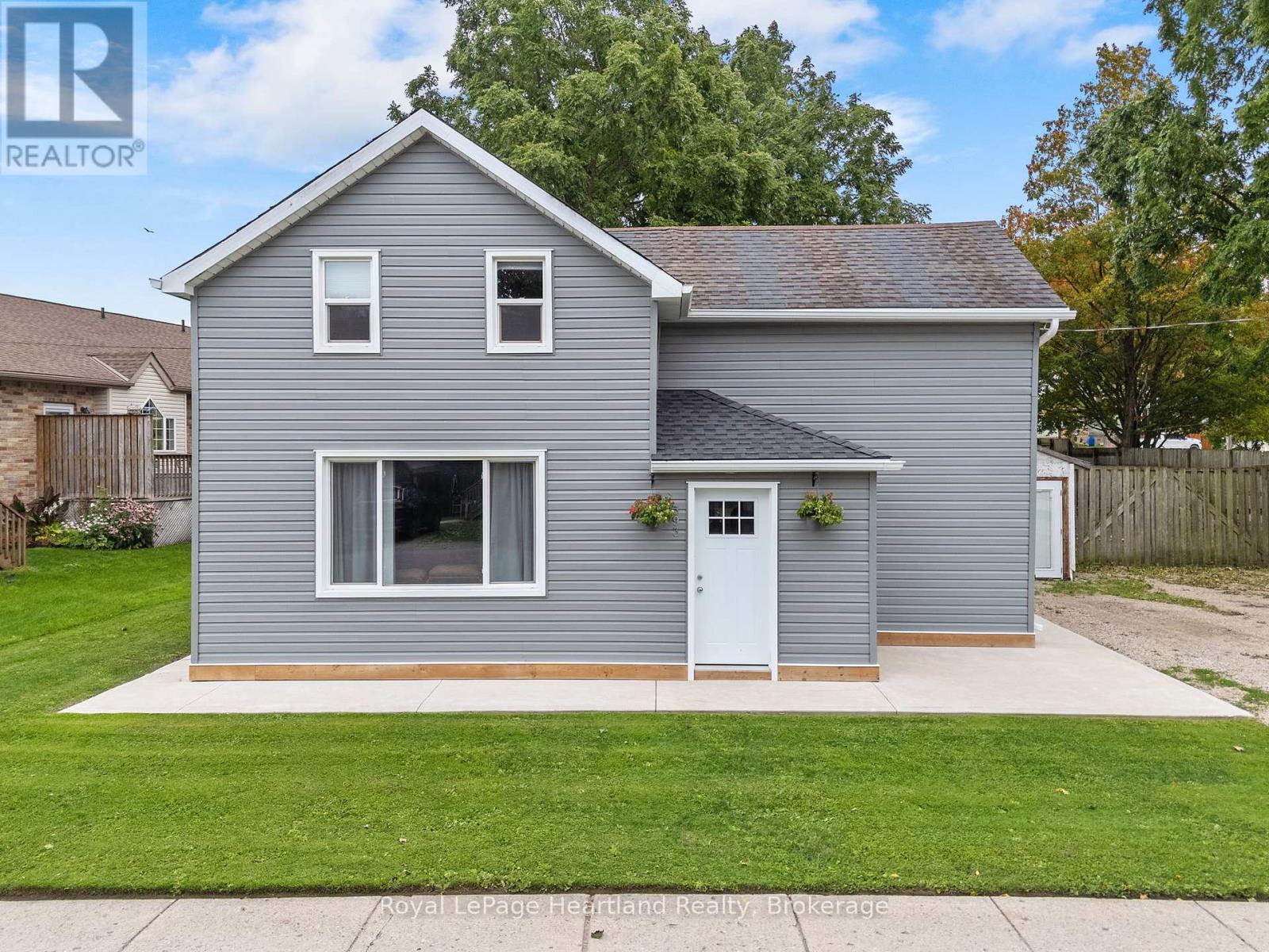 393 Shuter St, North Huron, ON N0G 2W0