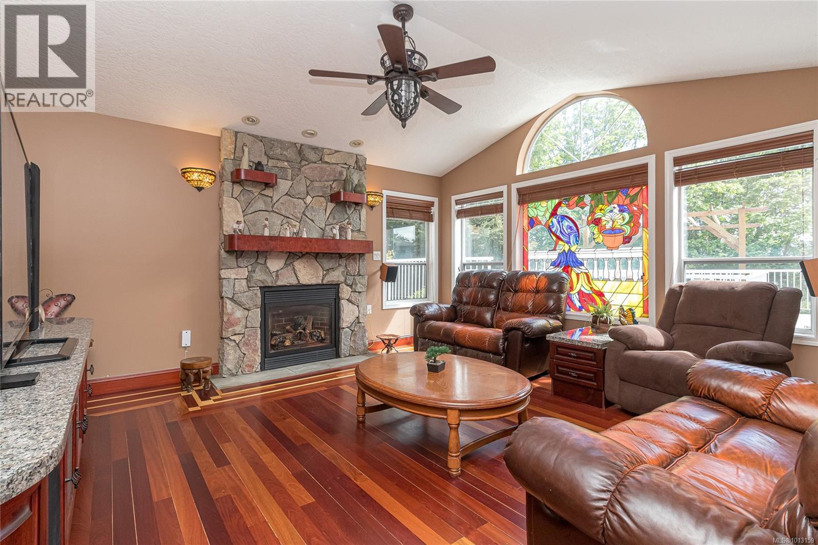 1211 Burnside Rd W, Saanich, BC V8Z 1N7