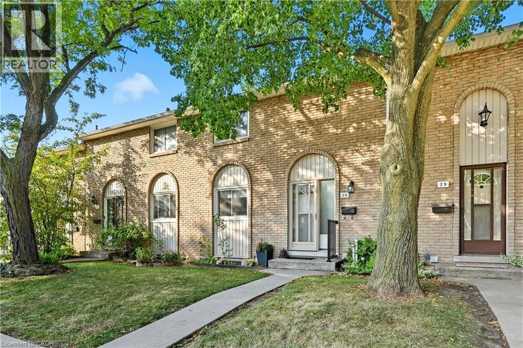 151 Gateshead Crescent Unit 30, Hamilton, ON L8G 3W1