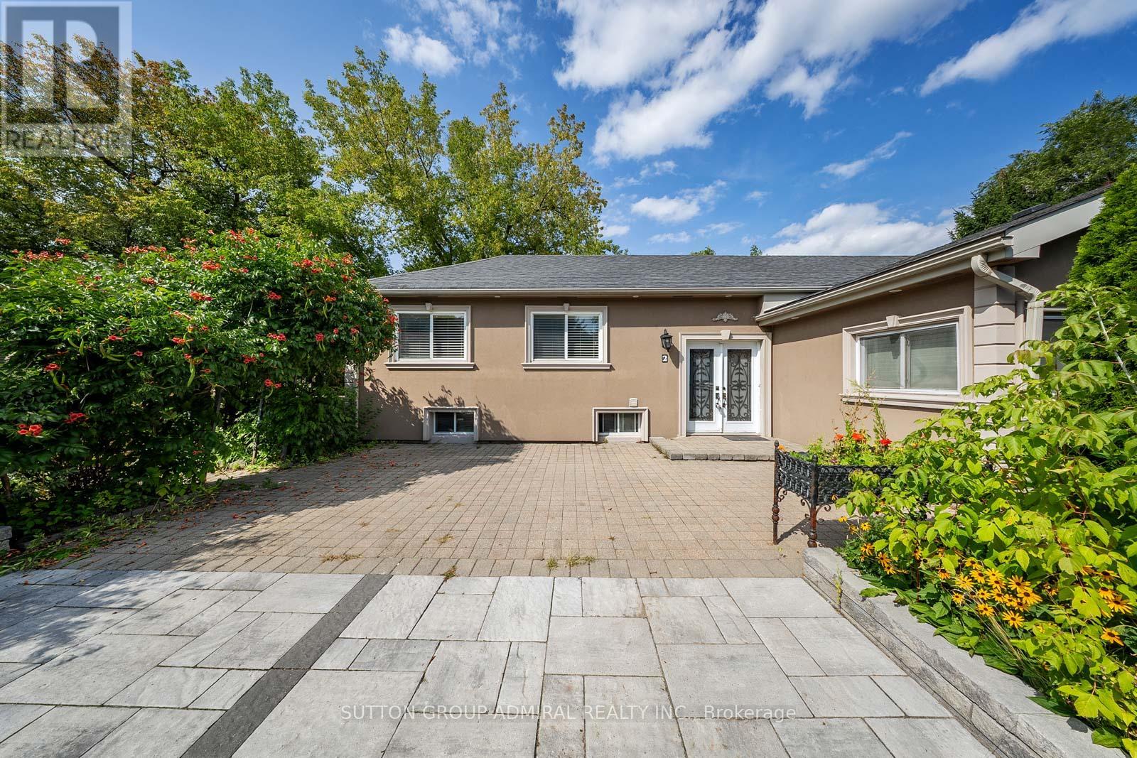 2 Newman Ave, Richmond Hill, ON L4E 3E5