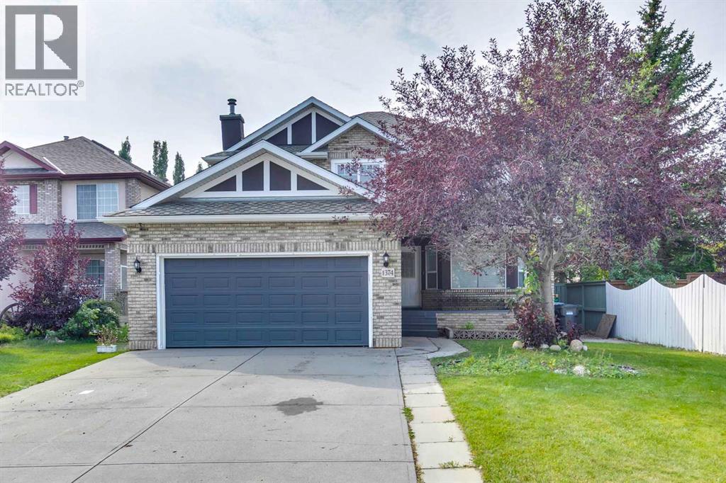 1374 Strathcona Dr SW, Calgary, AB T3H 4M1