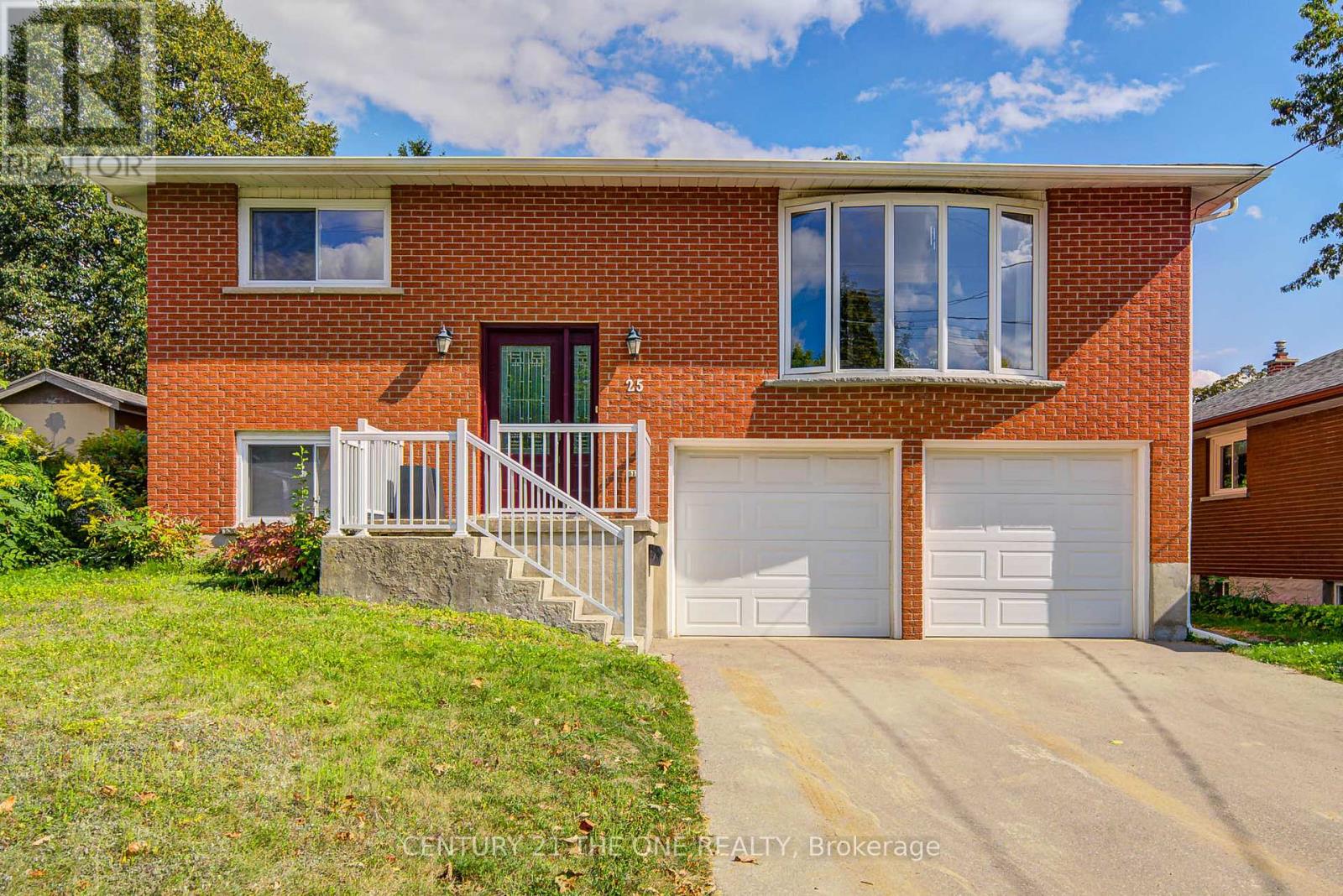 25 Carrol St, Kitchener, ON N2C 1T4