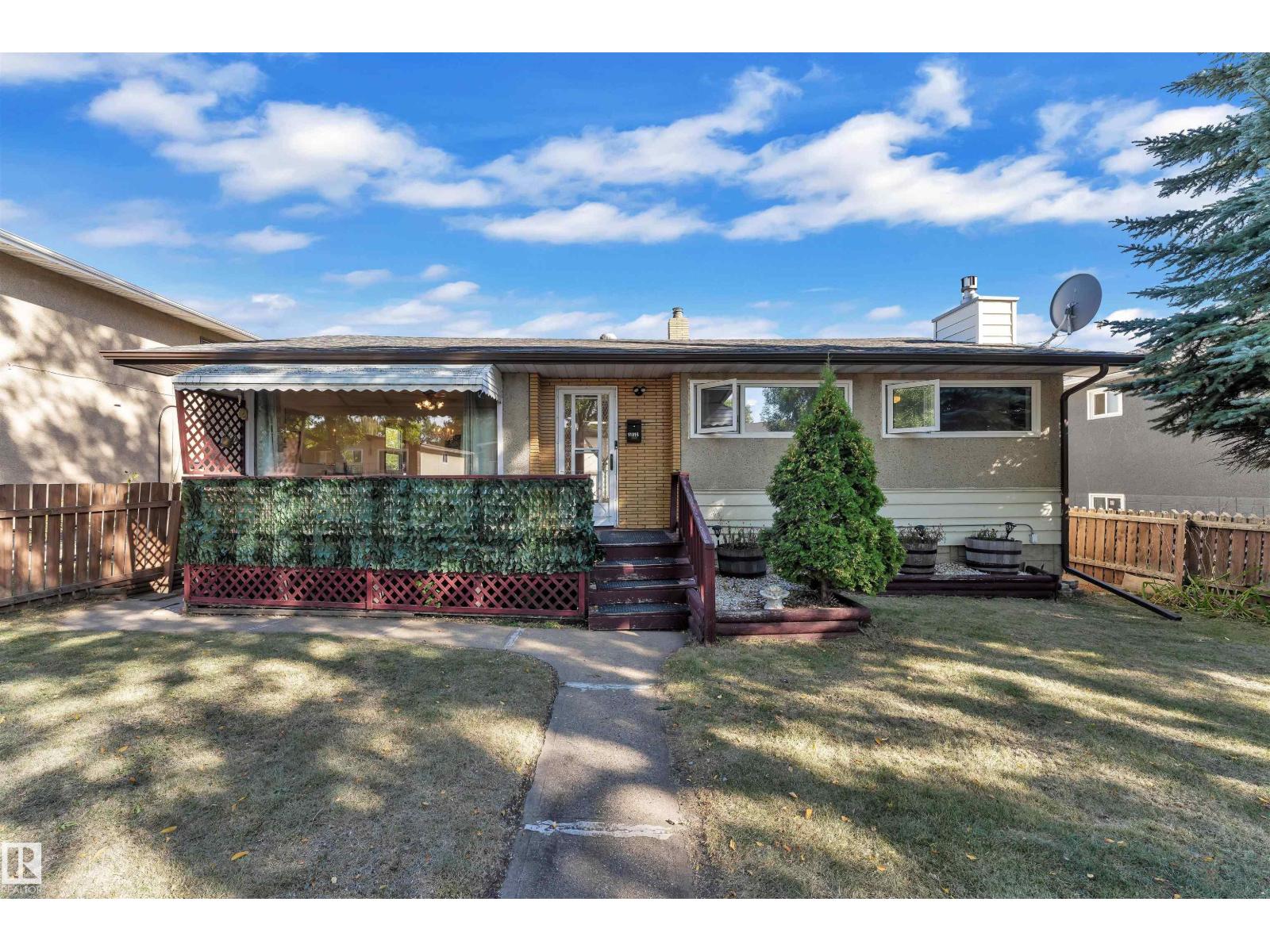 46 St Nw Unit 11815, Edmonton, AB T5W 2V6