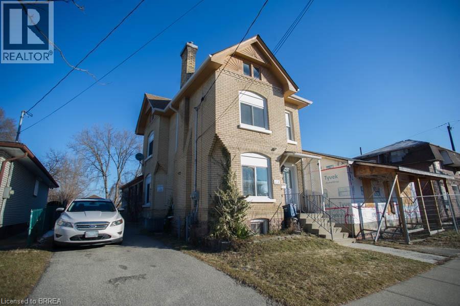 282 Darling St, Brantford, ON N3S 3X6