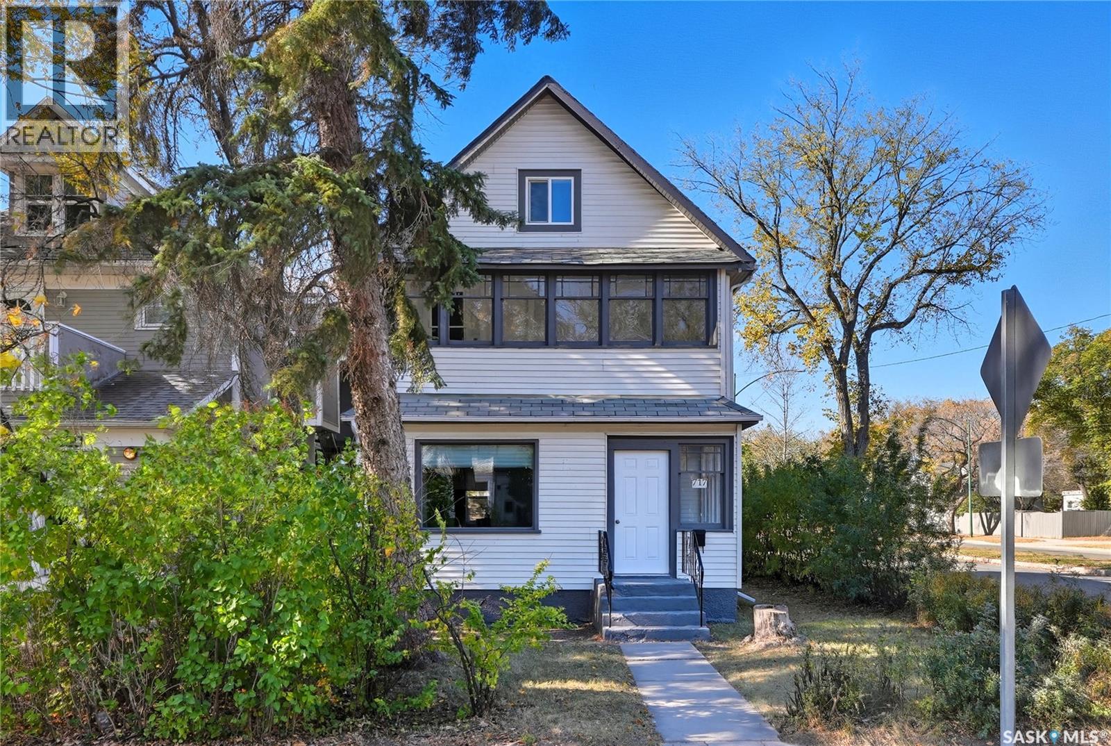 717 E Avenue N, Saskatoon, SK S7L 2V3