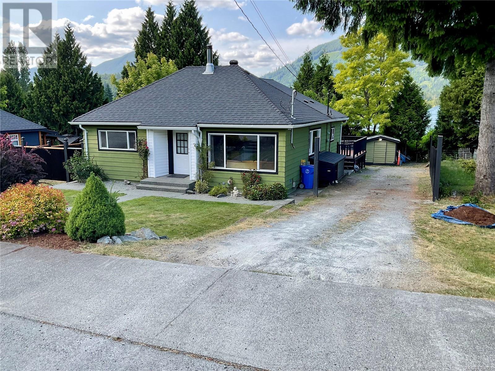 65 Stone Ave, Lake Cowichan, BC V0R 2G0