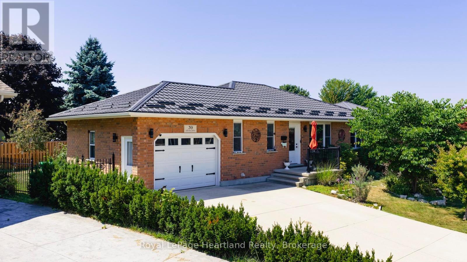 39 Balvina Dr W, Goderich, ON N7A 4L3