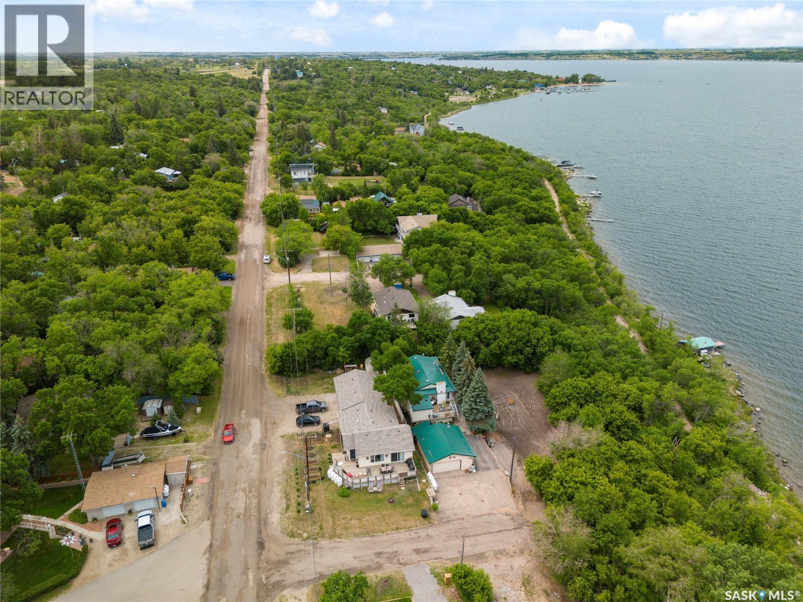 461 Edward Street, Regina Beach, SK S0G 4C0