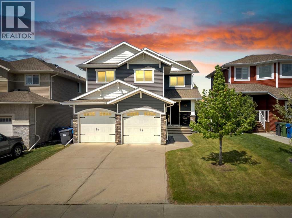 60 Thompson Cres, Red Deer, AB T4P 0N8