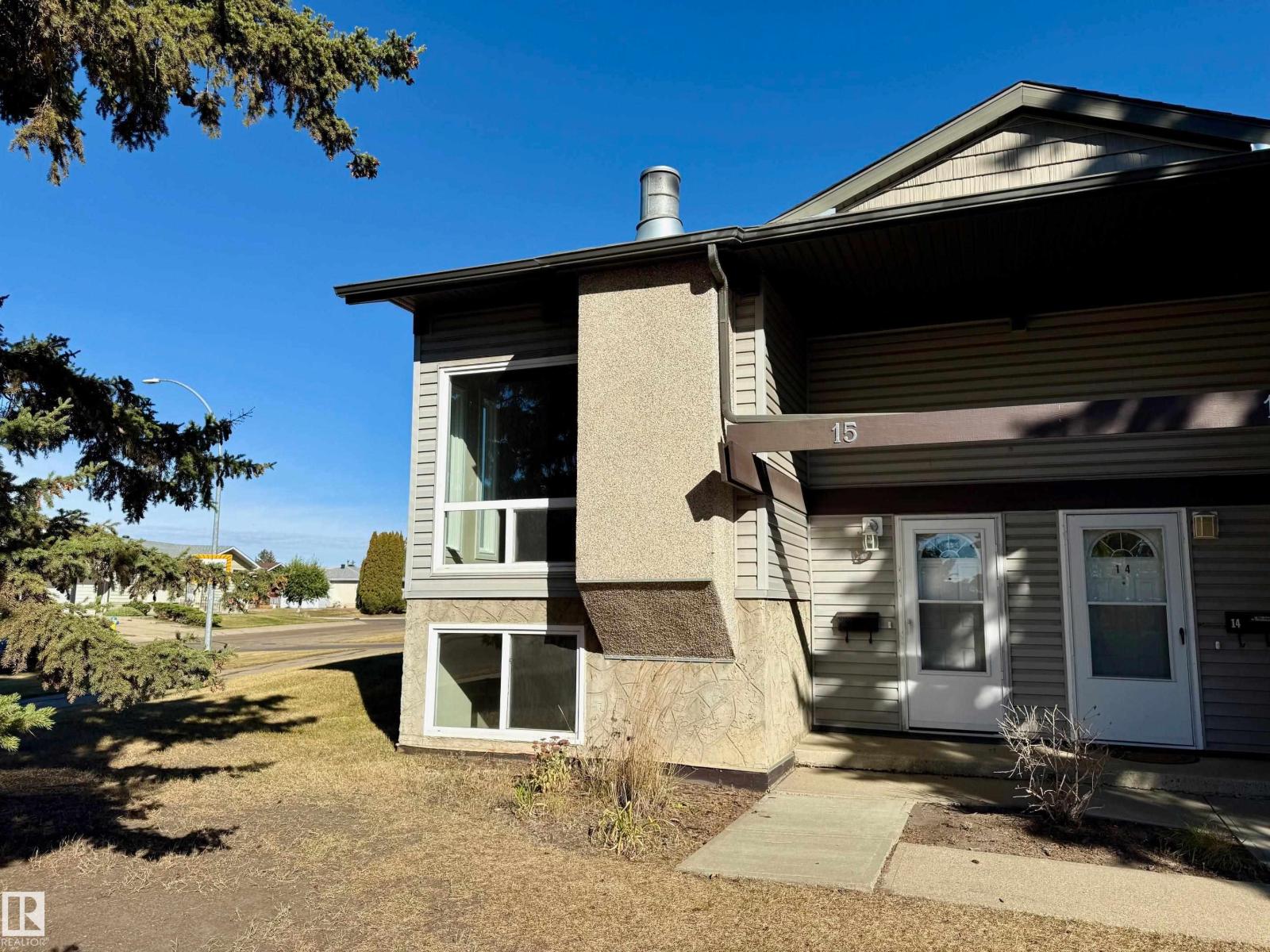 15 Northwoods Vg NW, Edmonton, AB T5X 1X2