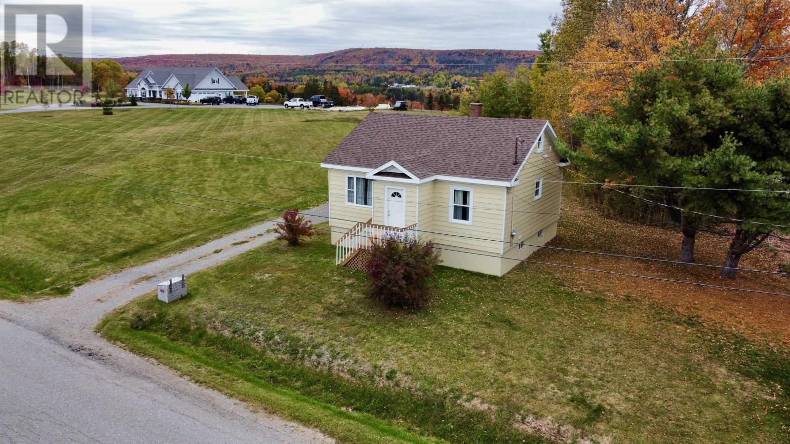60 Crestdale Dr, Sydney Forks, NS B1L 1A1