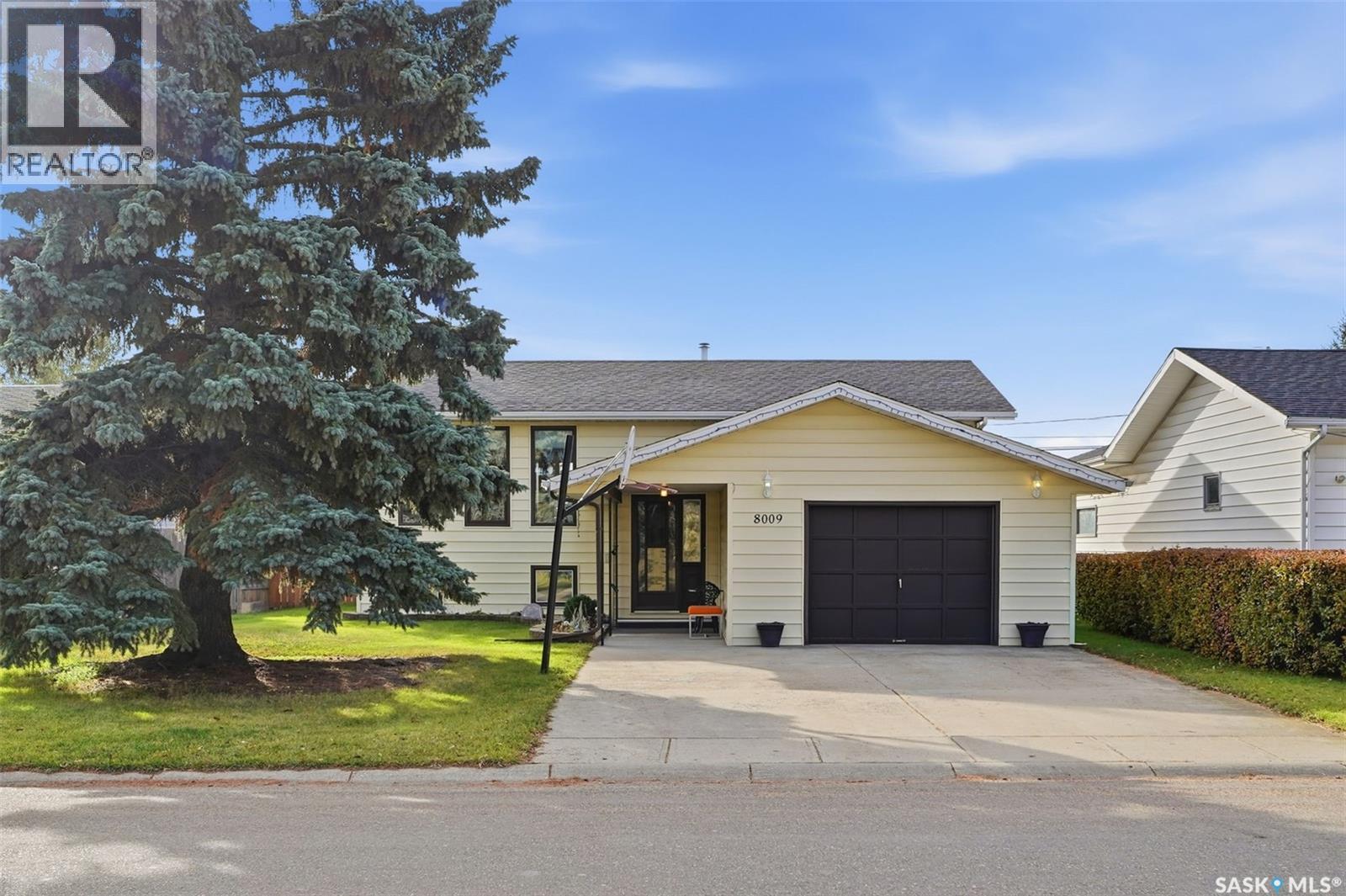 8009 5th Street, Rosthern, SK S0K 3R0