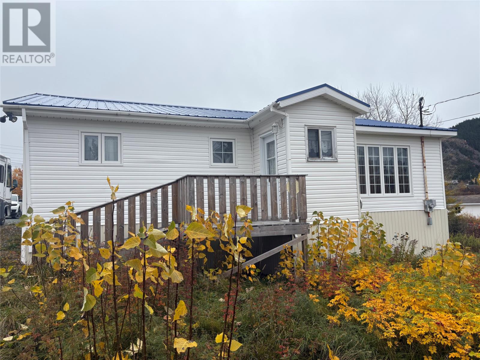 23 Fosterward Rd #a, La Scie, NL A0K 3M0