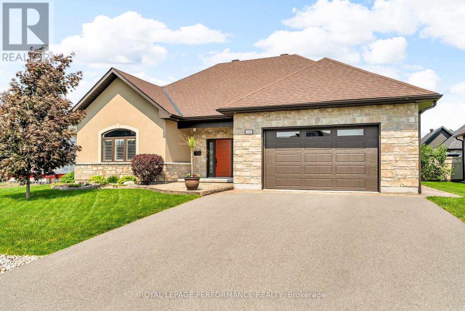 6685 Yacht Blvd, South Glengarry, ON K6H 7N6