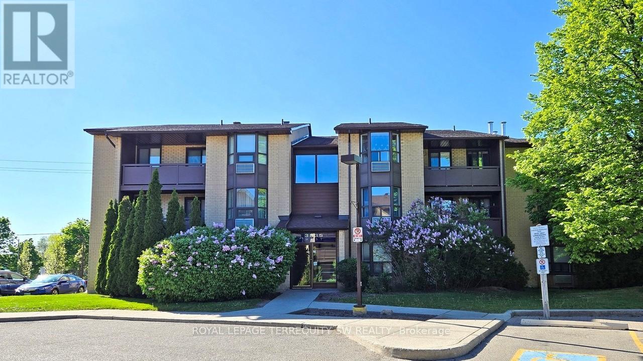210 3835 Lake Shore Blvd W, Toronto, ON M8W 1R2