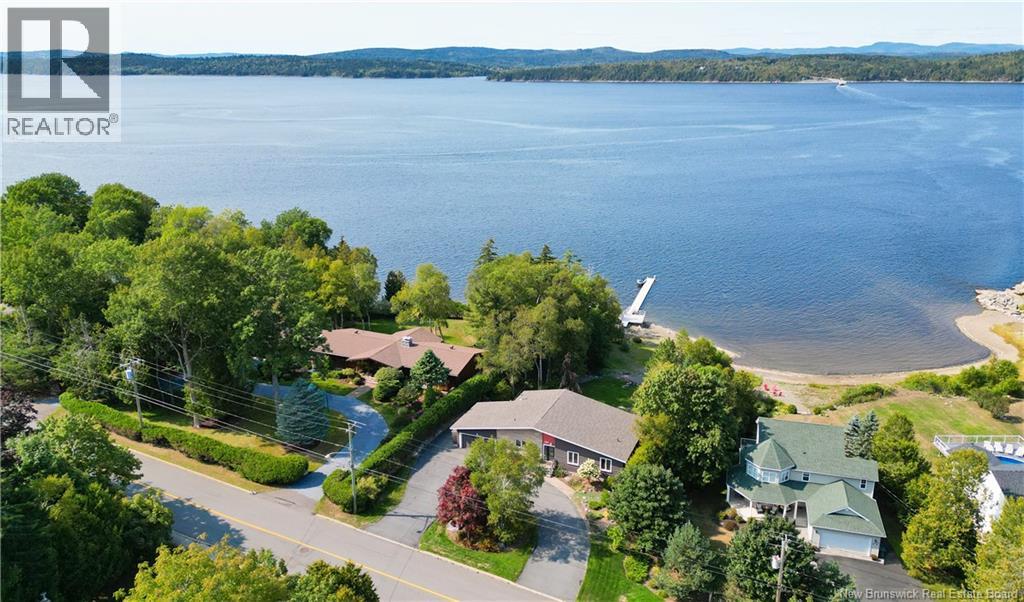 1005 Kennebecasis Dr, Saint John, NB E2K 5A6