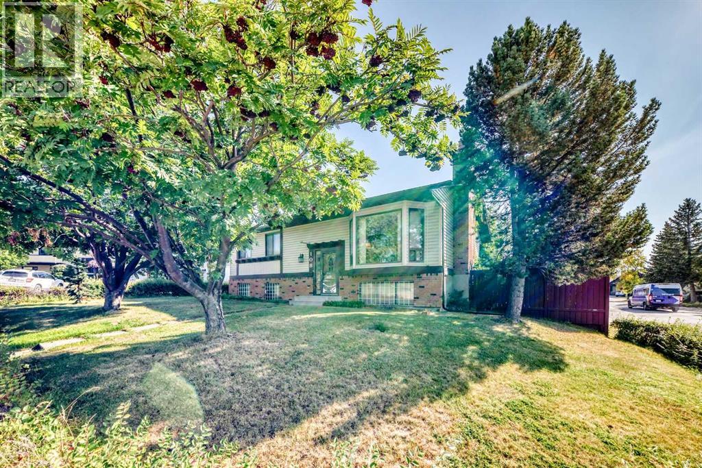 108 Jensen Pl NE, Airdrie, AB T4B 1P2