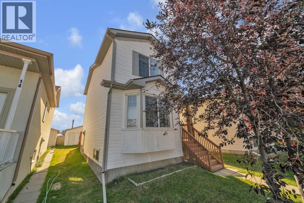 18 Martinvalley Way NE, Calgary, AB T3J 4A1