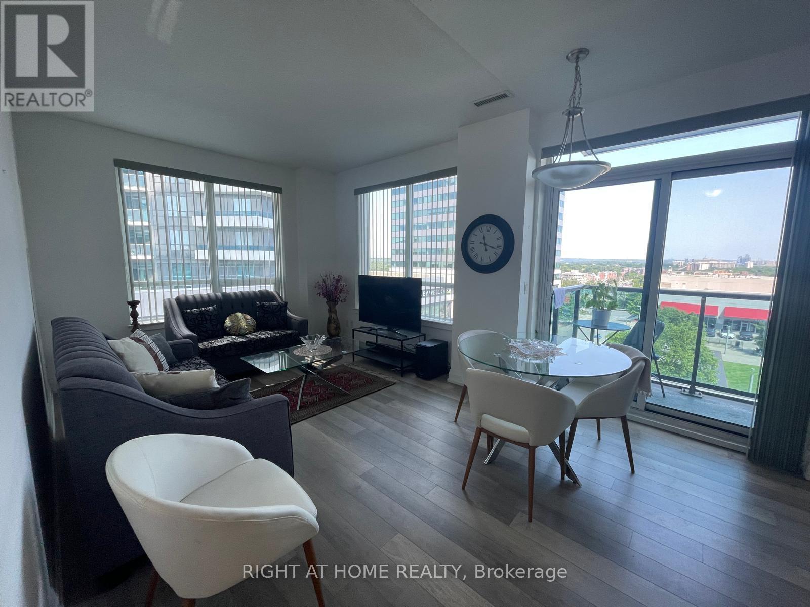 533 7165 Yonge St, Markham, ON L3T 0C9