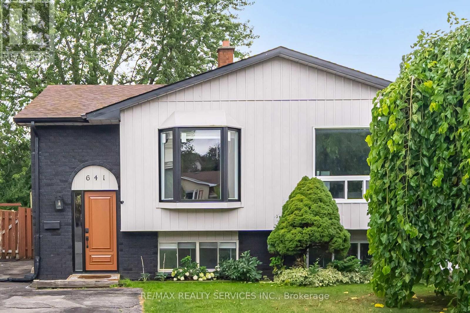 641 Deauville Ct, Oshawa, ON L1K 1R1